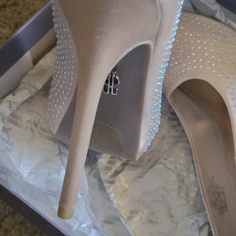 JLO - Picture 2 of 3